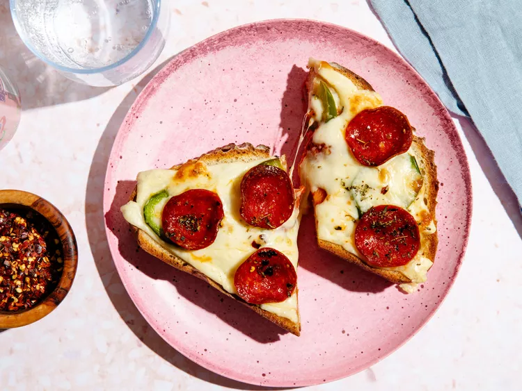 ar pizza lava toast 4x3 0de18c7a898346dfab1ede9f00471aed